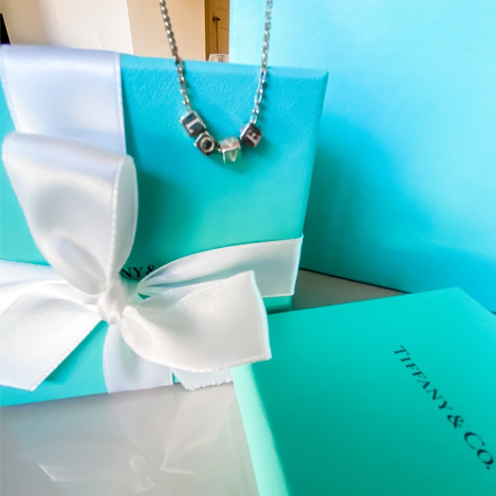 Tiffany & Co. Era LOVE pendant SS New! 18”